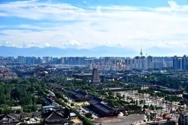 陕西古城墙下的温馨友情故事